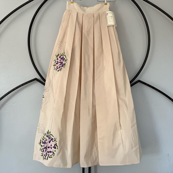 Vintage NWT Victor Costa Cream Maxi Skirt with Purple Hydrangea Embroidery - Picture 1 of 8
